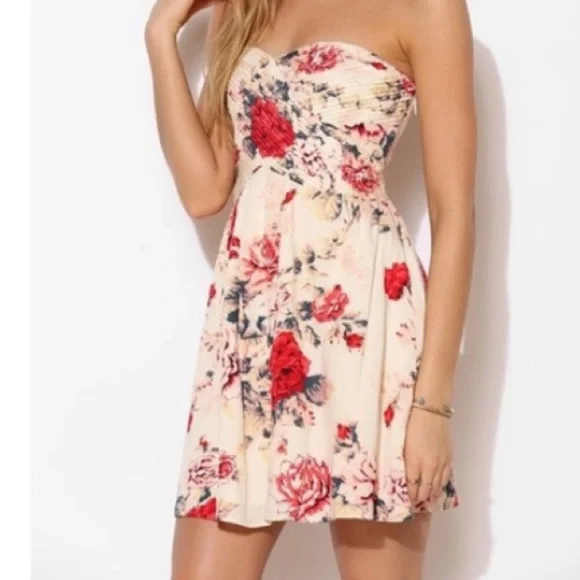 kimchi blue floral strapless dress Denby Strapless Mini Dress main image 1
